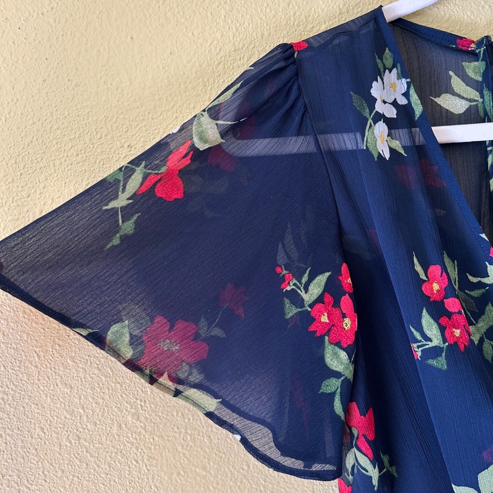 Calvin Klein Flutter Short Sleeve Hi-Lo Red White Blue Floral Party Dress Size 4 - Picture 4 of 10